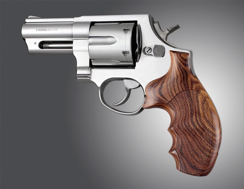 Taurus Med. & Lg. Rd. Butt Kingwood Checkered