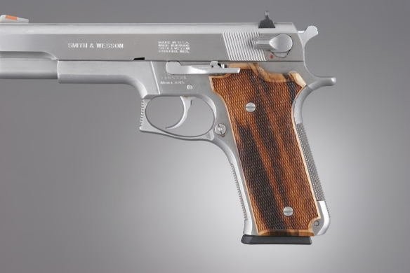 S&W Model 645 Auto, Goncalo Checkered