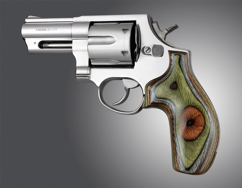 Taurus Med. & Lg. Rd. Butt Lamo Camo No Finger Grooves