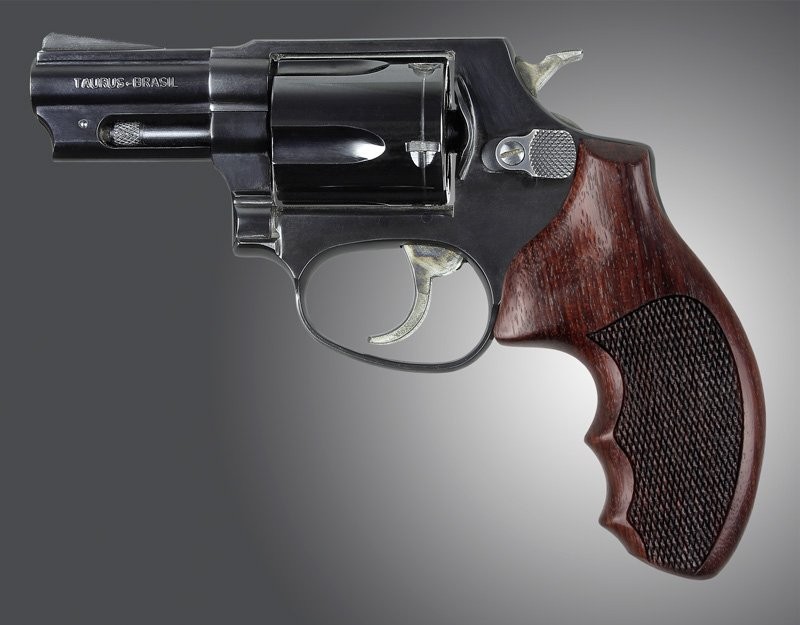 Taurus 85 Rosewood Checkered