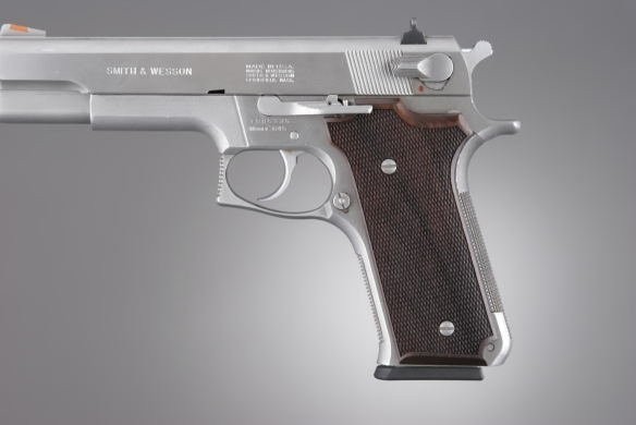 S&W Model 645 Auto, Pau Ferro Checkered