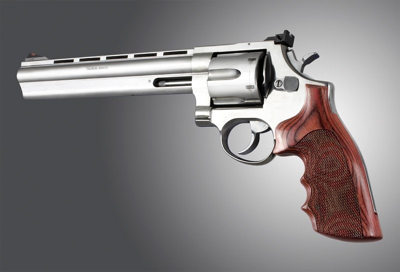 Taurus Med. & Lg. Sq. Butt Rose Lam Checkered