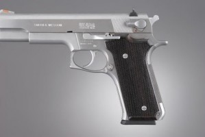 S&W Model 645 Auto, Rosewood Checkered