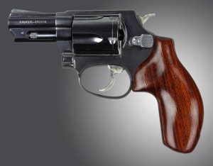 Taurus 85 Cocobolo No Finger Groove