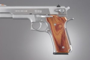 S&W Model 645 Auto, Tulipwood Checkered