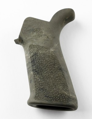 AR-15/M-16 Rubber Grip Beavertail with No Finger Grooves Ghillie Green