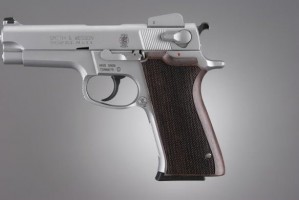 S&W 5900 Series Rosewood Checkered