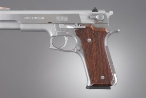 S&W Model 645 Auto, Cocobolo Checkered