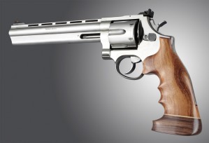 Taurus Med. & Lg. Sq. Butt Goncalo Big Butt